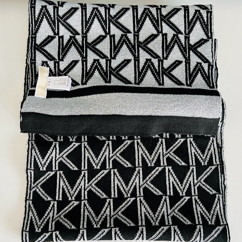 Michael Kors black and silver scarf - Picture 4 of 6